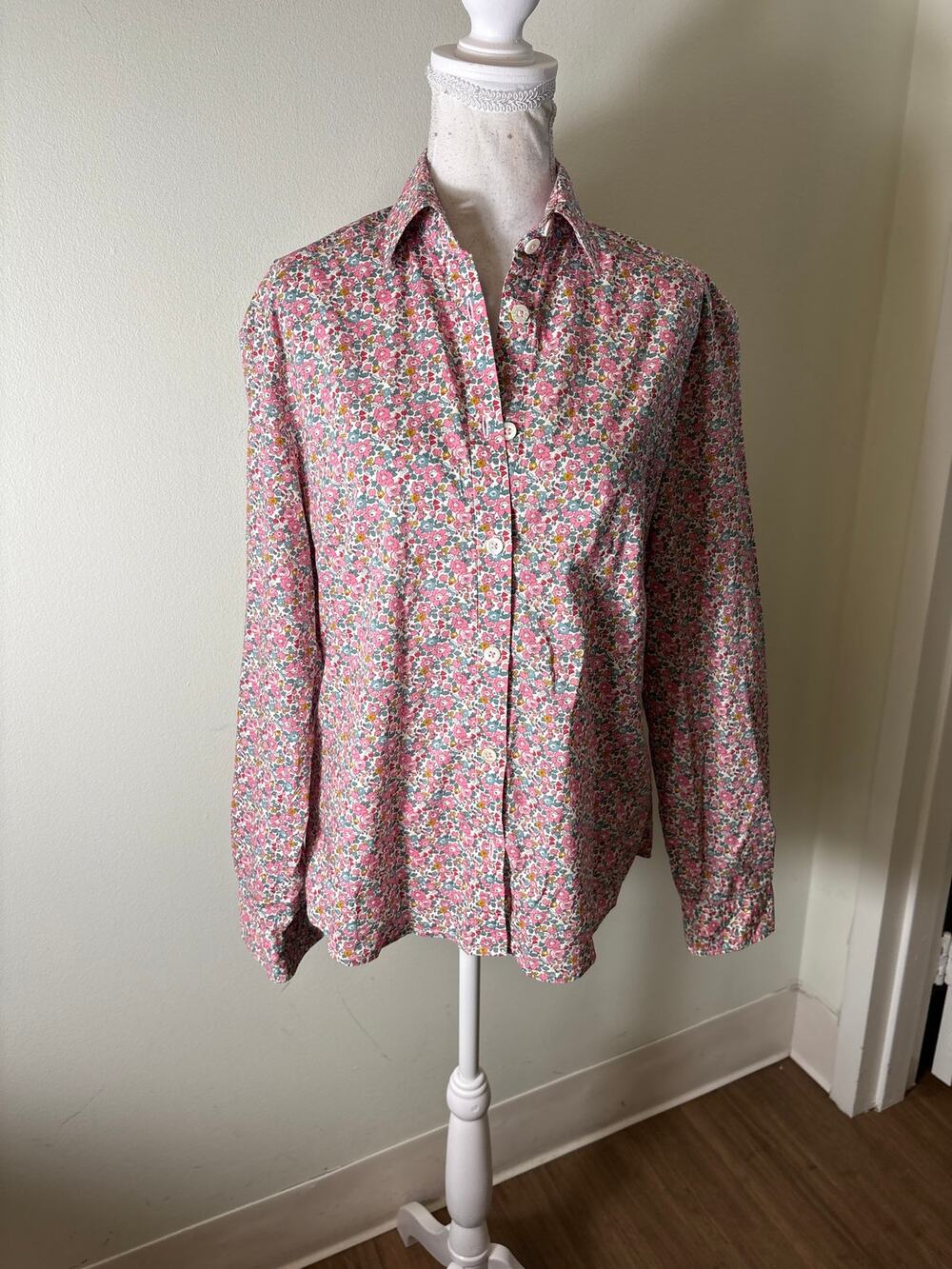 Danielle Rollins Mini Pink Floral Button Up Long Sleeve Shirt Sz M